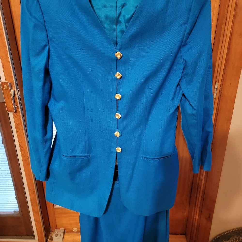Vintage 1990's Casual Corner ladies suit.